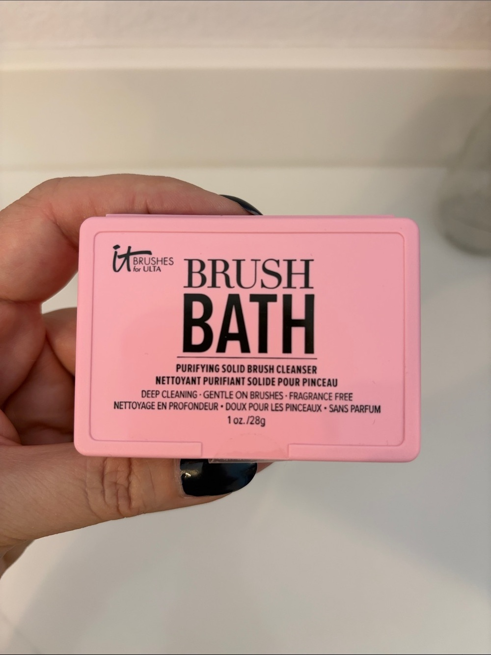 IT Cosmetics Foundation Brushes + Brush Bath - Picture 11 of 14